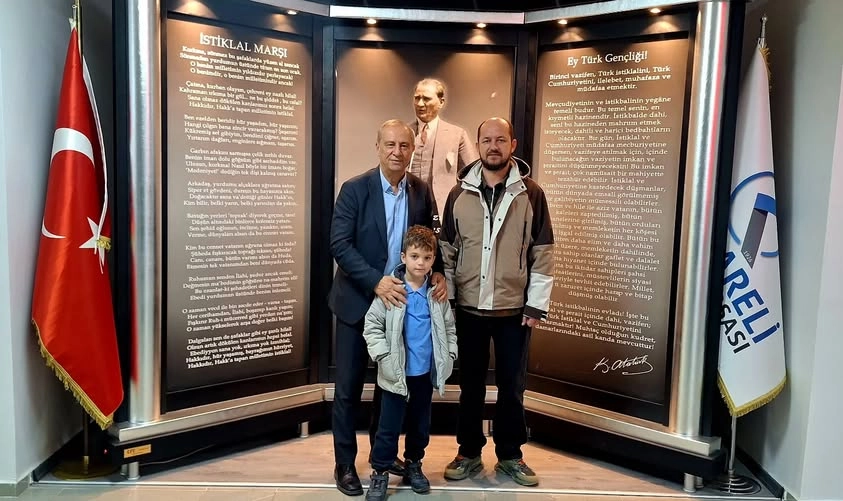 Borsamız üyesi Murat Bayrak, Yönetim Kurulu Başkanımız Turhan Altıntel' i borsamızda ziyaret etti.