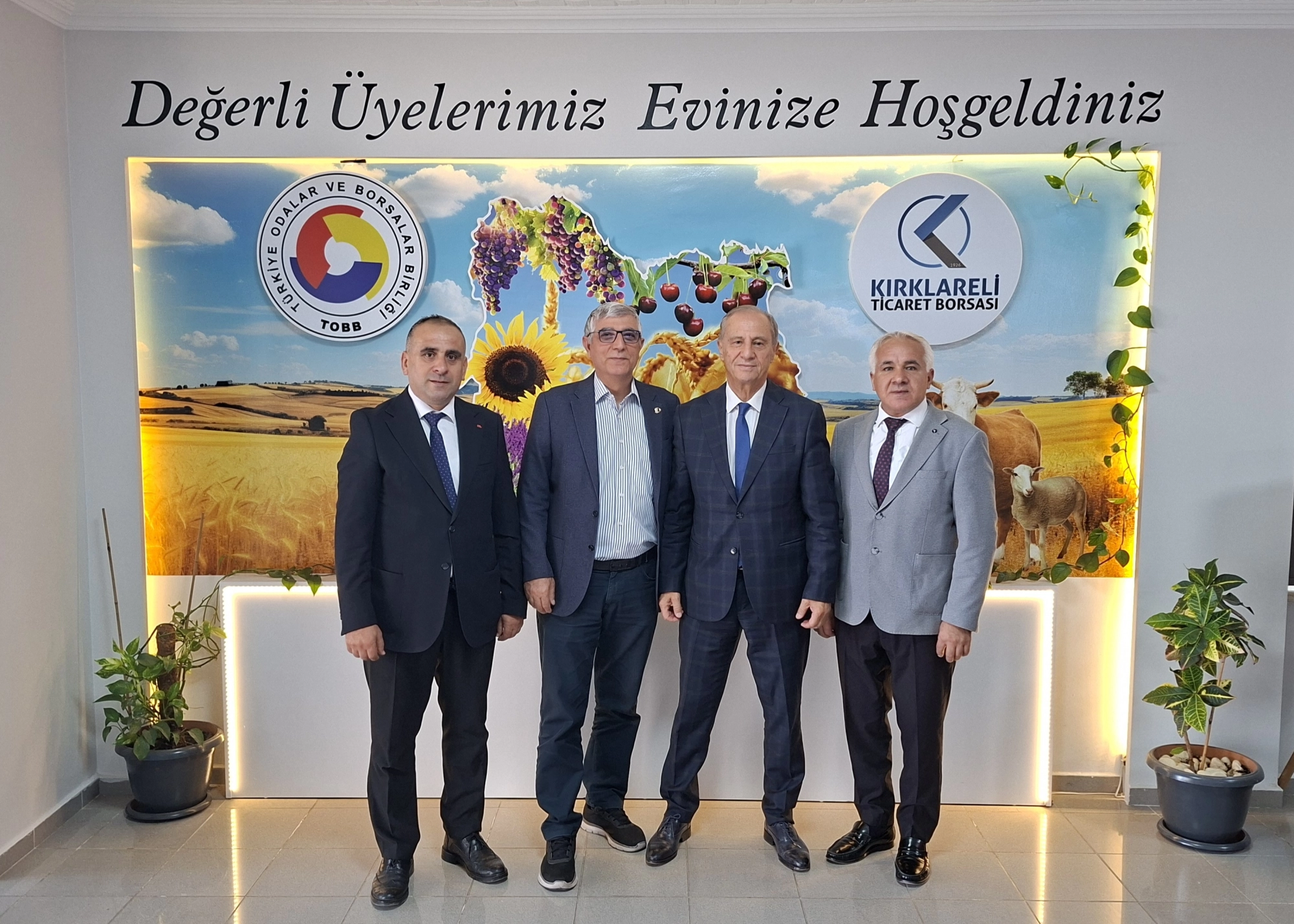 Kırklareli Ticaret Borsası olarak, Ekonomi Gazetesi Haber Editörü Sayın Veysel Ağdar’ı borsamızda konuk ettik.