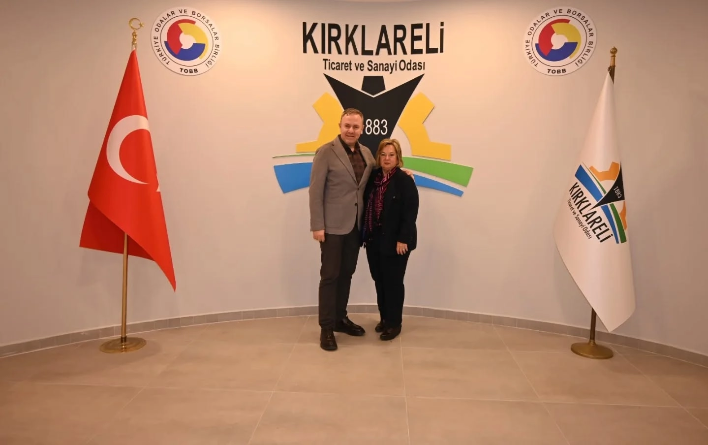 TOBB Kırklareli Kadın Girişimciler Kurulu Başkanı Ruhan Uzunlar Altıntel Kırklareli Ticaret ve Sanayi Odası Yönetim Kurulu Başkanı Soner Ilık’ ı makamında ziyaret etti