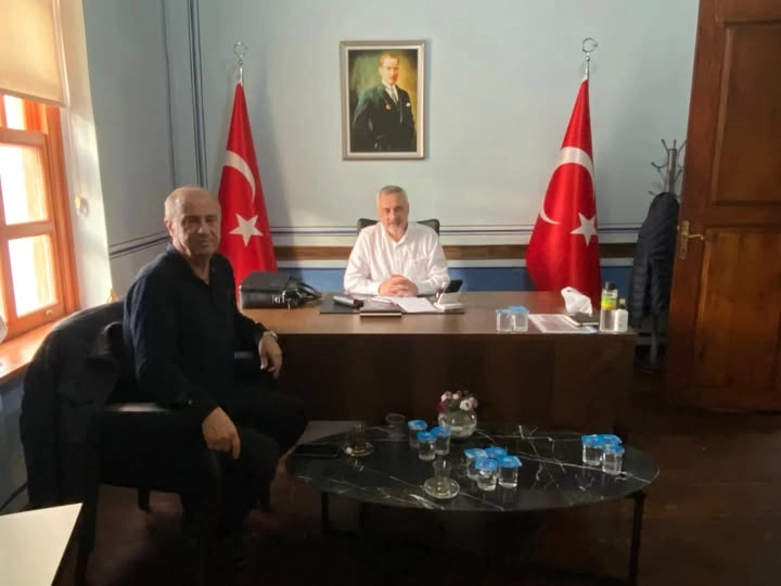 Turhan Altıntel, Kırklareli Ak Parti Milletvekilimiz Ahmet Gökhan Sarıçam' ı makamında ziyaret etti.